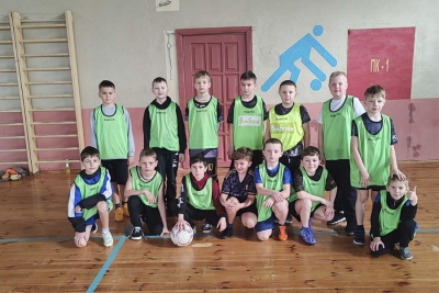 17 апреля в Крупках прошли зональные соревнования по футболу среди детей и подростков «Кожаный мяч»