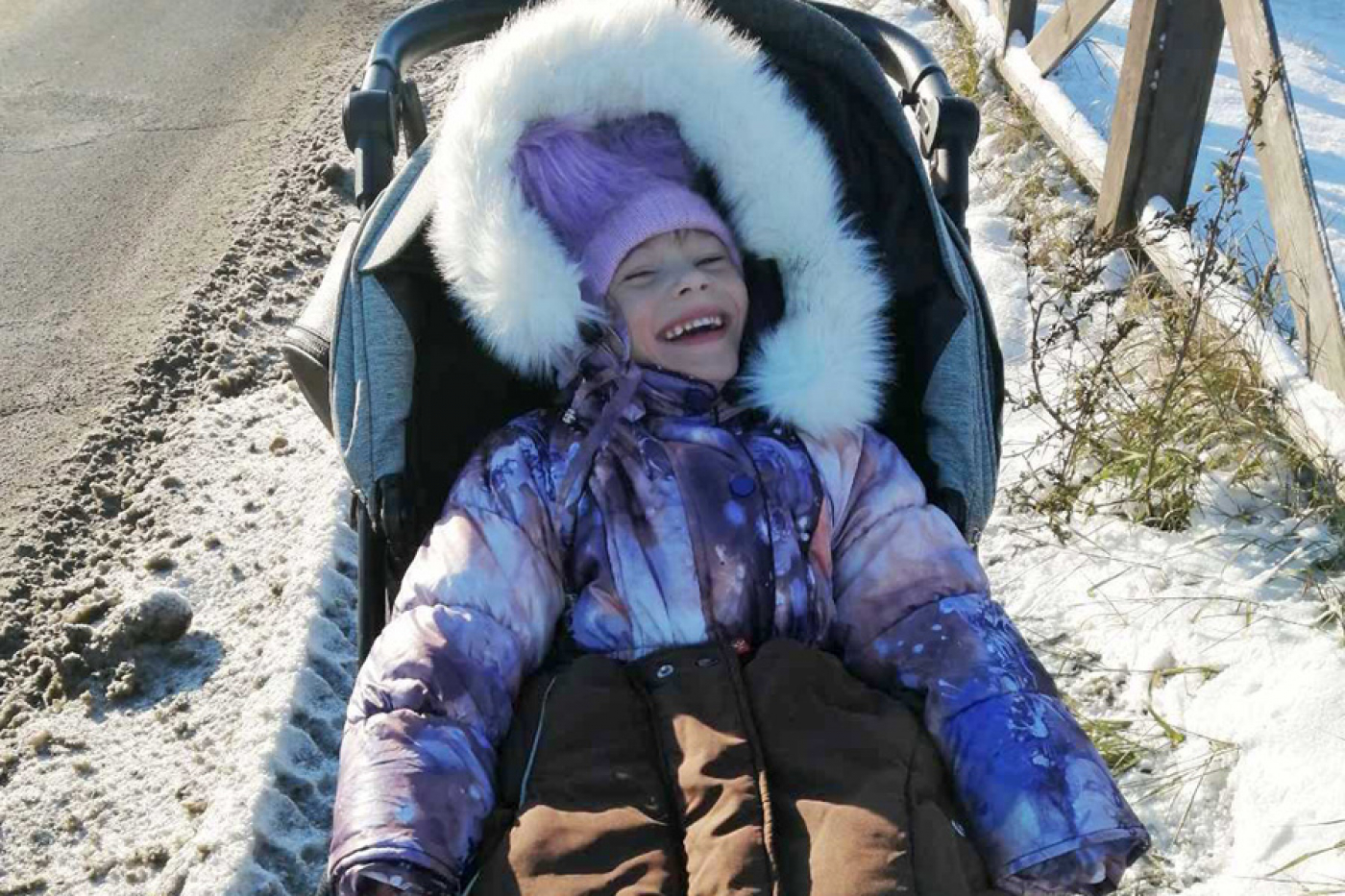 «Без специализированной коляски мы никуда».