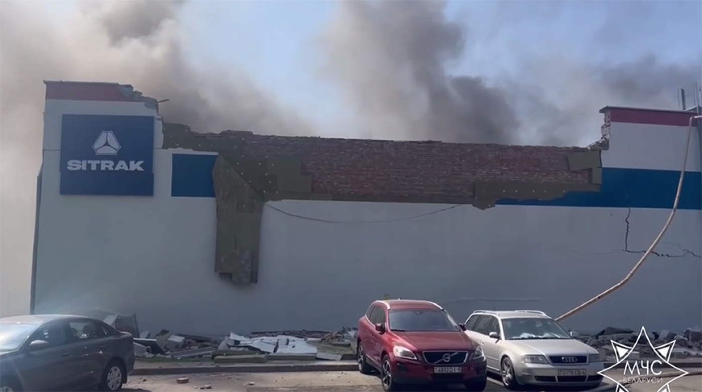 Минздрав: пострадавшие в результате возгорания на автомойке в Минском районе в тяжелом состоянии