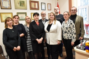 И с коллективом редакции - тоже