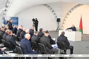 "Надо быстро сделать то, что мы умеем". Лукашенко о будущем страны и роли людей с опытом