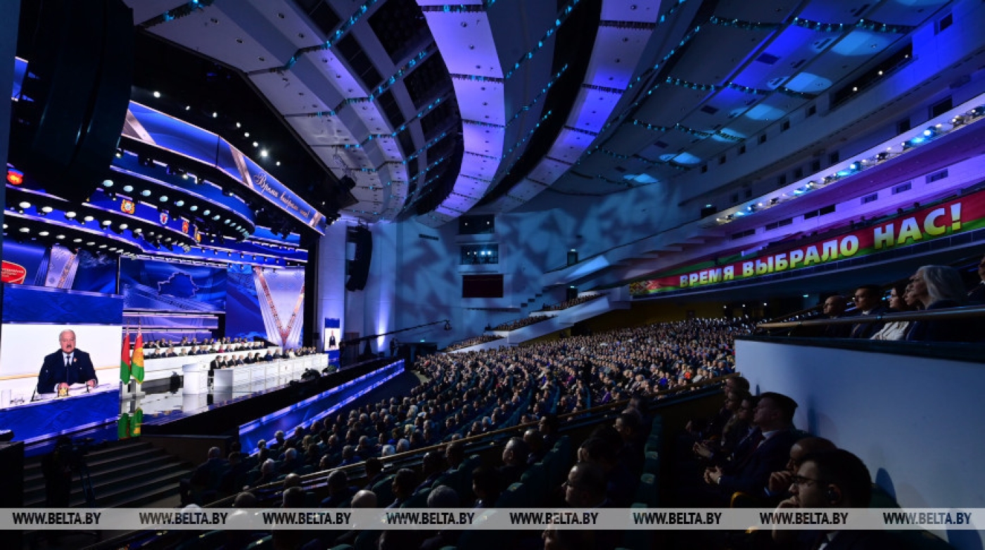 "Получила ответы на интересующие вопросы". О чем говорят белорусы, которые смотрят прямую трансляцию ВНС