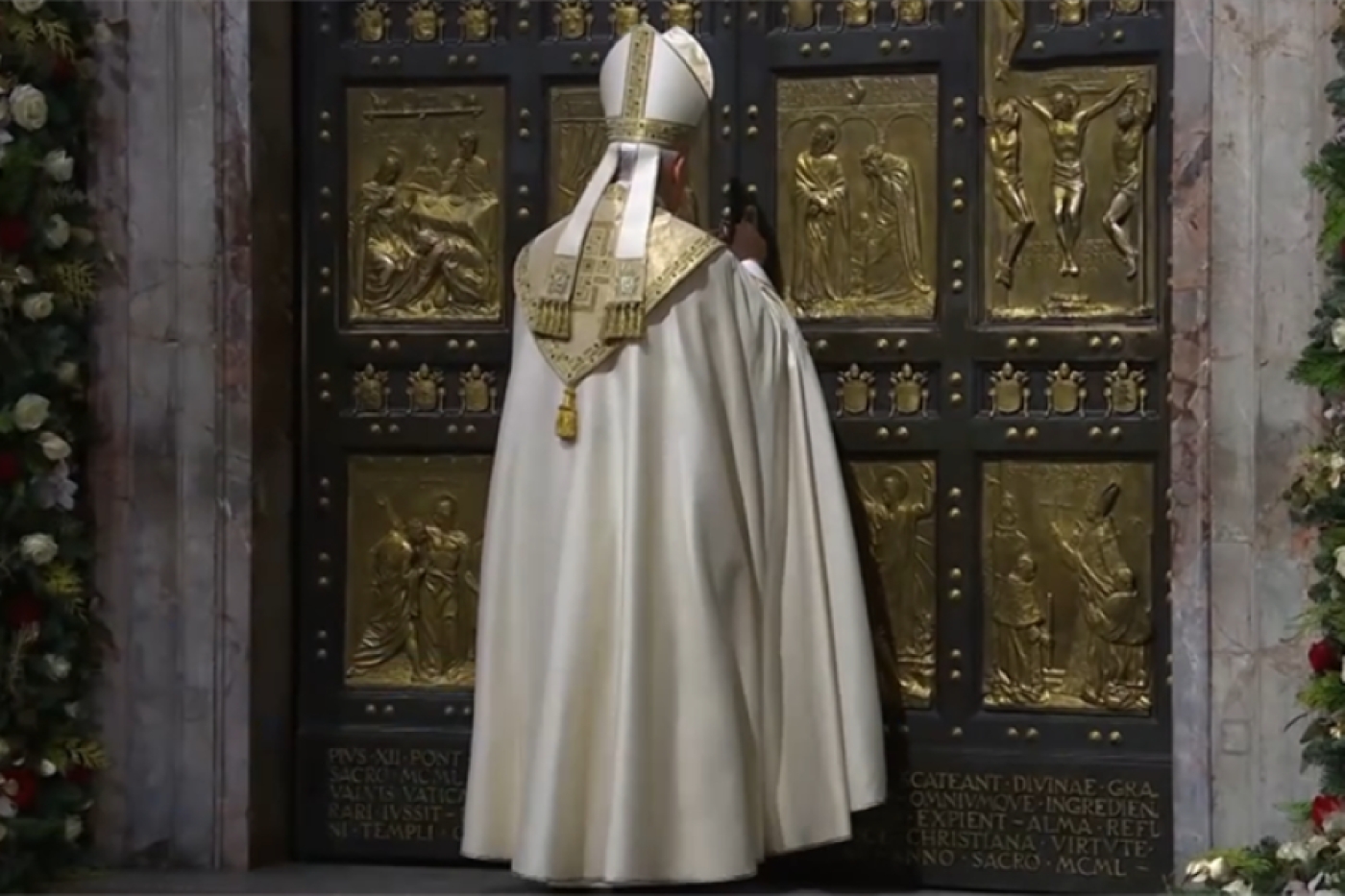 Папа Римский завершил Юбилейный год и закрыл Святые врата