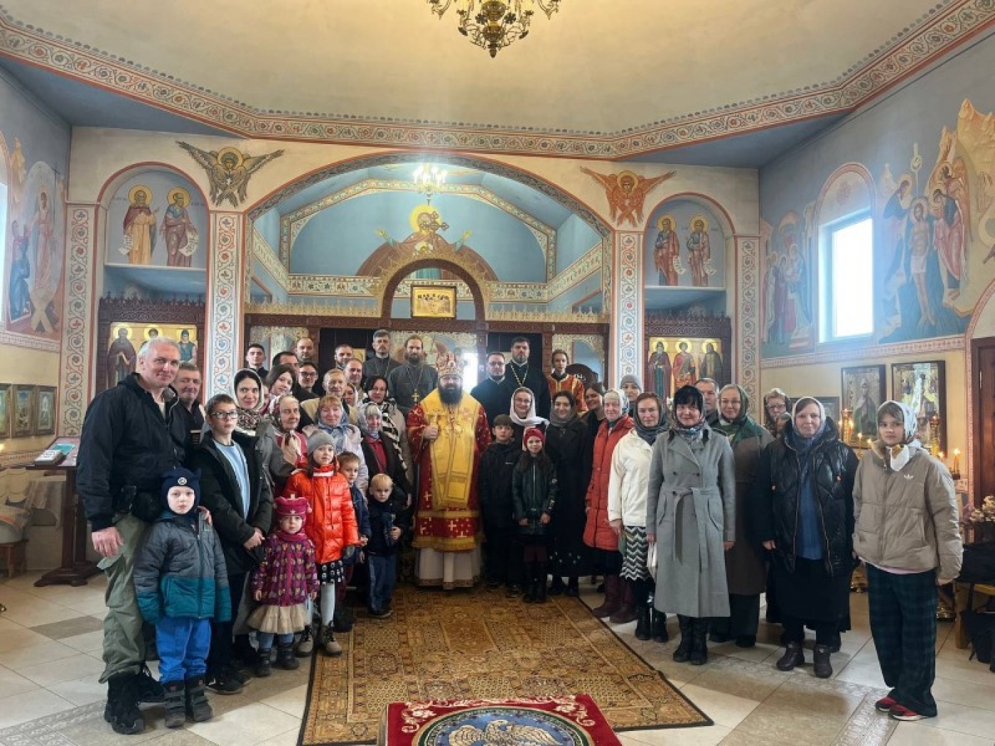 Торжественное богослужение состоялось в храме св. вмч. Георгия Победоносца