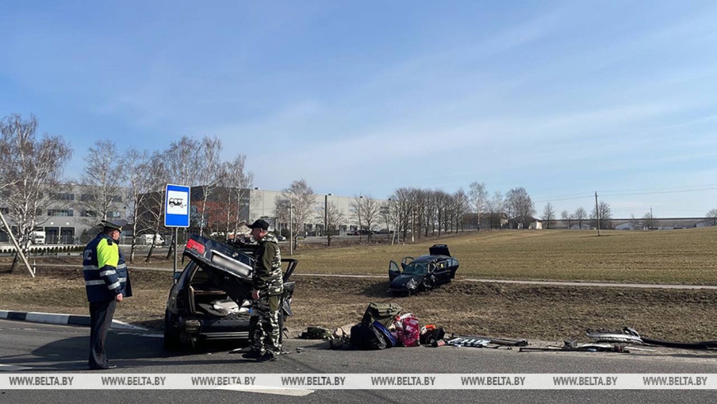Два "БМВ" столкнулись в Минском районе: госпитализирована пассажирка