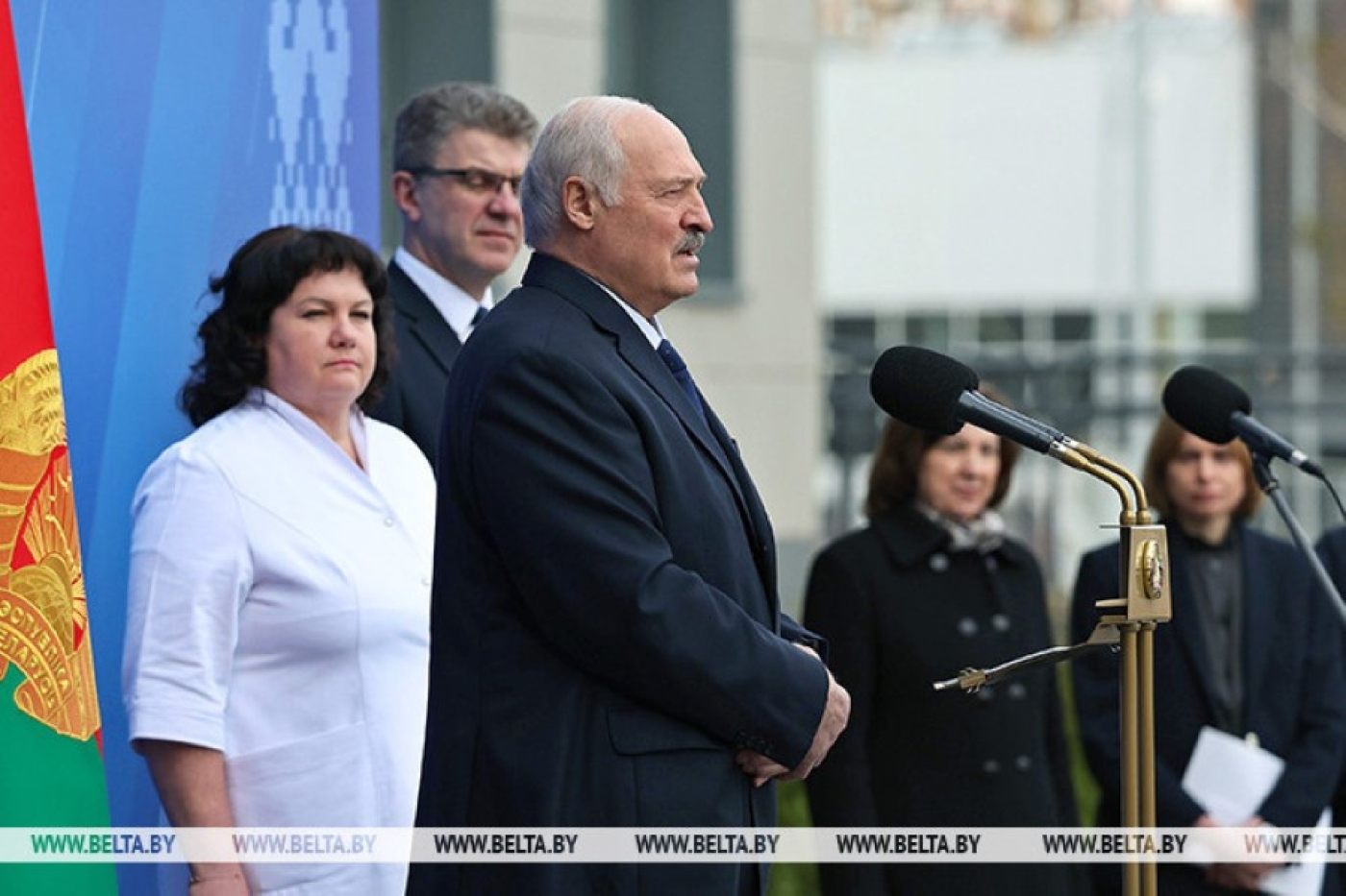 Лукашенко высказал критику по поводу большого количества начальников в районах