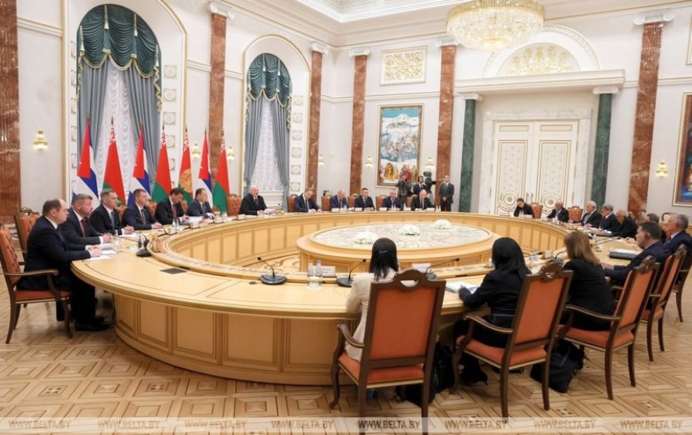 Беларусь и Куба договорились подтянуть торговлю и экономику к высочайшему уровню политических контактов