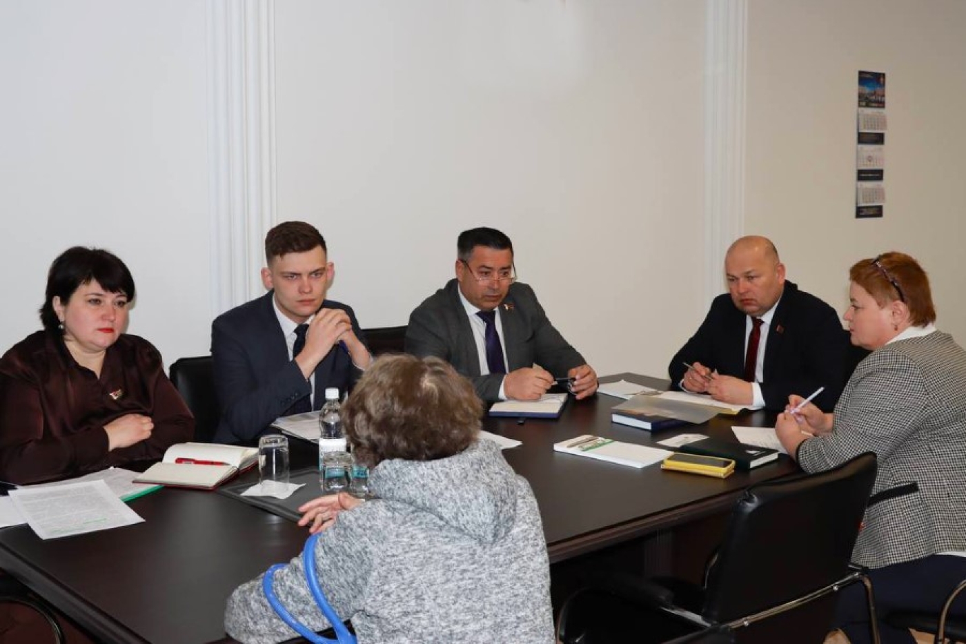 Председатель Березинского райисполкома Андрей Соколовский проводит прием граждан