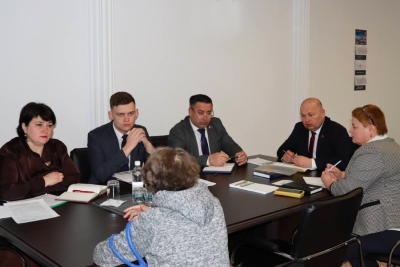 Председатель Березинского райисполкома Андрей Соколовский проводит прием граждан