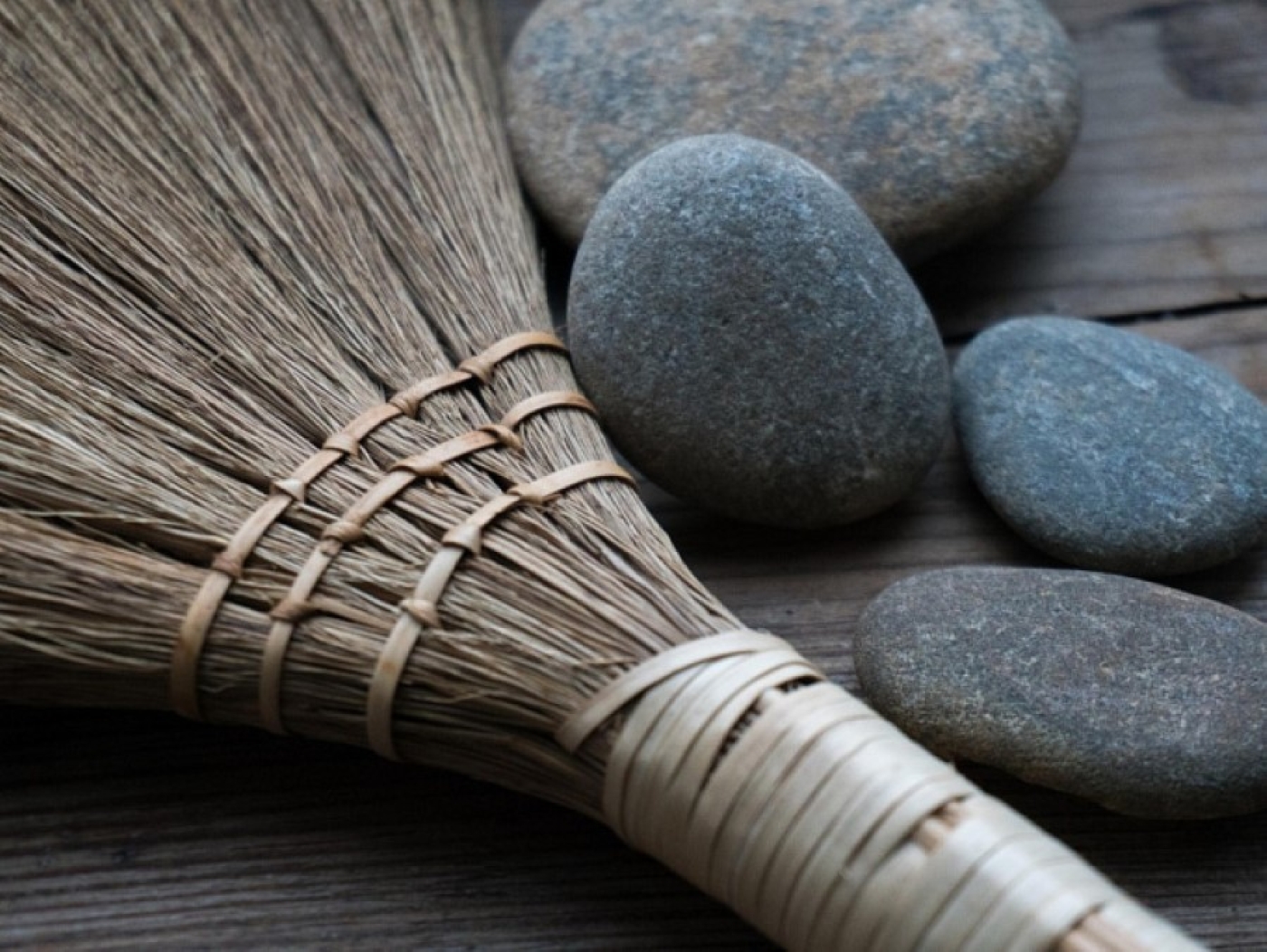 Старый веник: как проводить "домашнего стража" без вреда для удачи