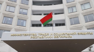 Какие услуги оказывает социальный работник и в каких случаях, разъяснили в Минтруда