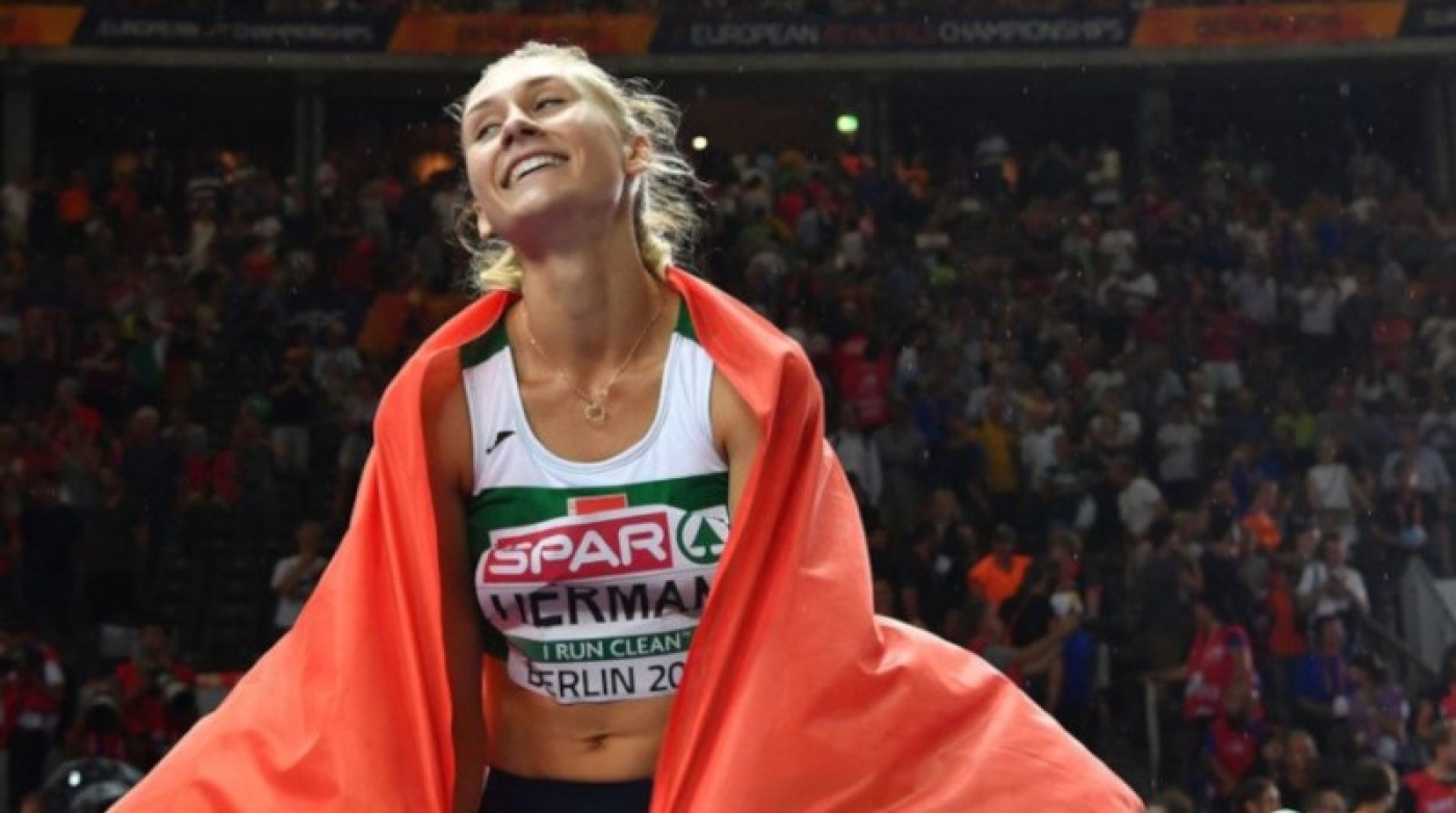 Граборенко выиграла "Забег по Никольской" на 60 метров с барьерами