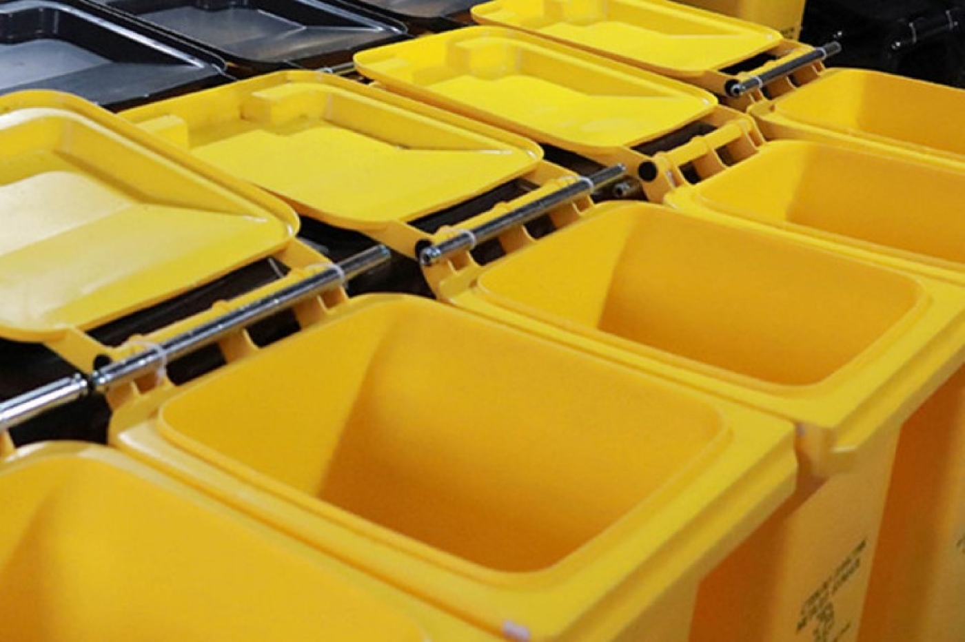 Предприятия ЖКХ Минской области в этом году получили 23 мусоровоза и 21 тыс. контейнеров для ТКО