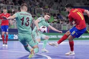 Сборная Беларуси по мини-футболу уступила испанцам на чемпионате Европы