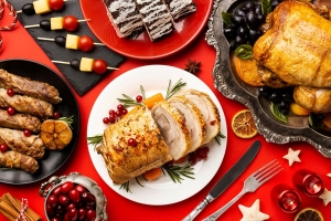 Как избежать переедания в новогодние праздники? Отвечает врач-диетолог