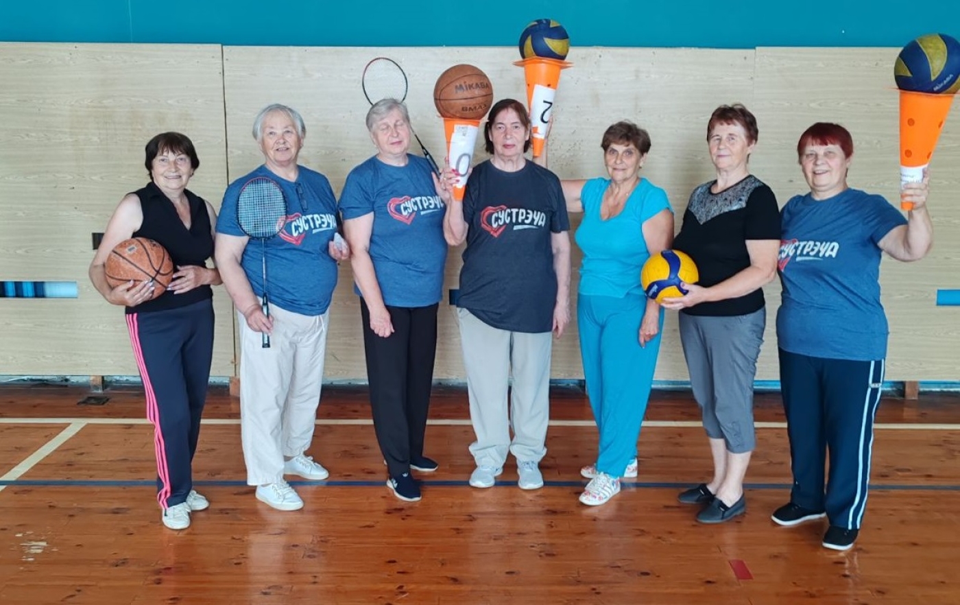 Члены клуба "Сустрэча" в Лазурном!