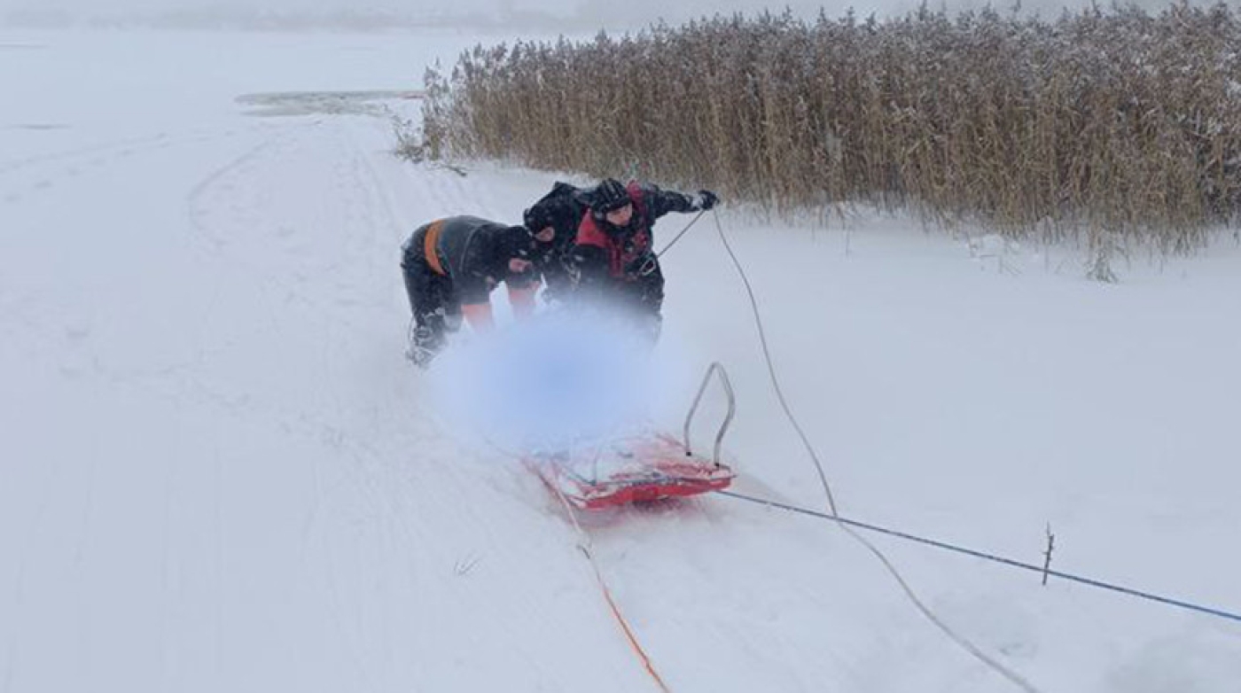 Тело рыбака вытащили из полыньи водохранилища Дрозды в Минске