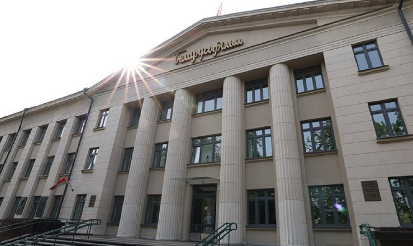 Лукашенко о "Беларусьфильме": пусть производят, продают и живут, нет - до свидания