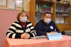 Назіральнікі – у першых радах галасуючых