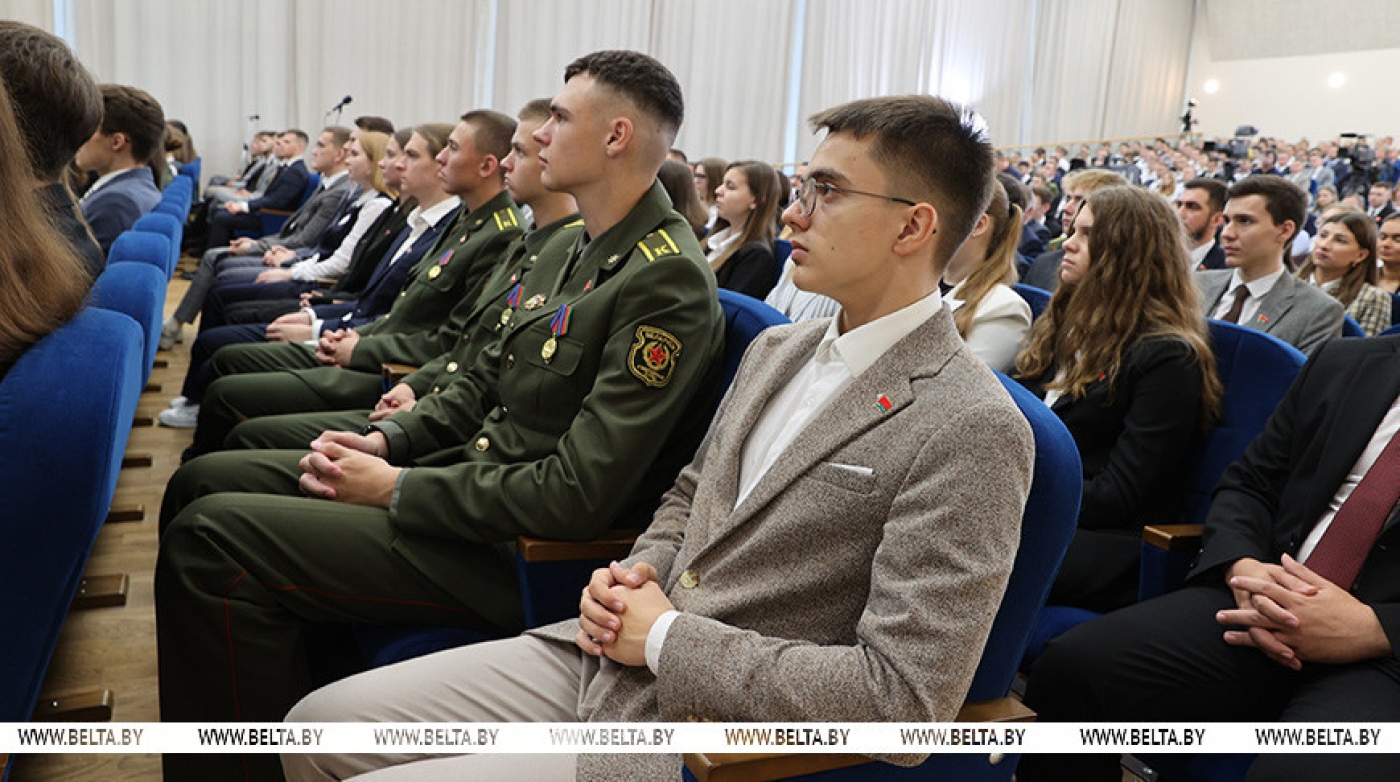 "Кто продолжит историю суверенной Беларуси?" Лукашенко раскрыл причину своих встреч со студентами