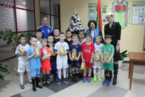 Подарки от профсоюзов – юным спортсменам