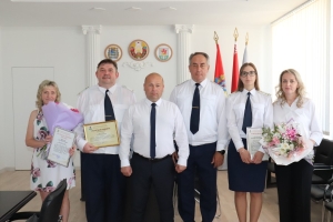 В профессиональный праздник – с поздравлениями!