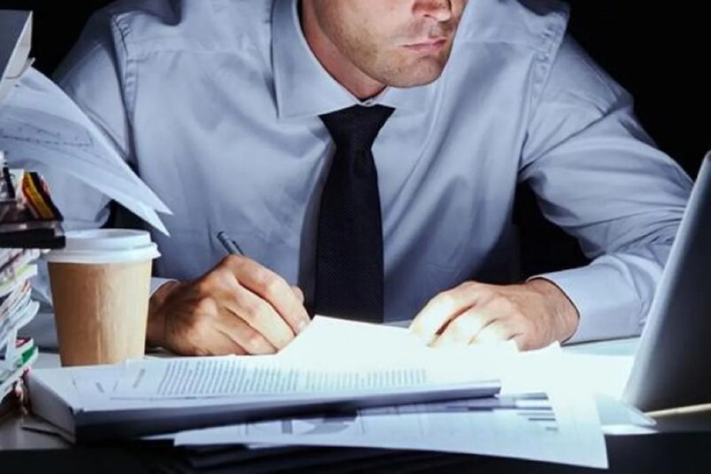 Минтруда ответило на топ-7 вопросов о работе в выходные и праздники