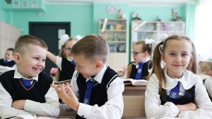 До скольких лет ребенок может ходить в детский сад, рассказали в Минобразования