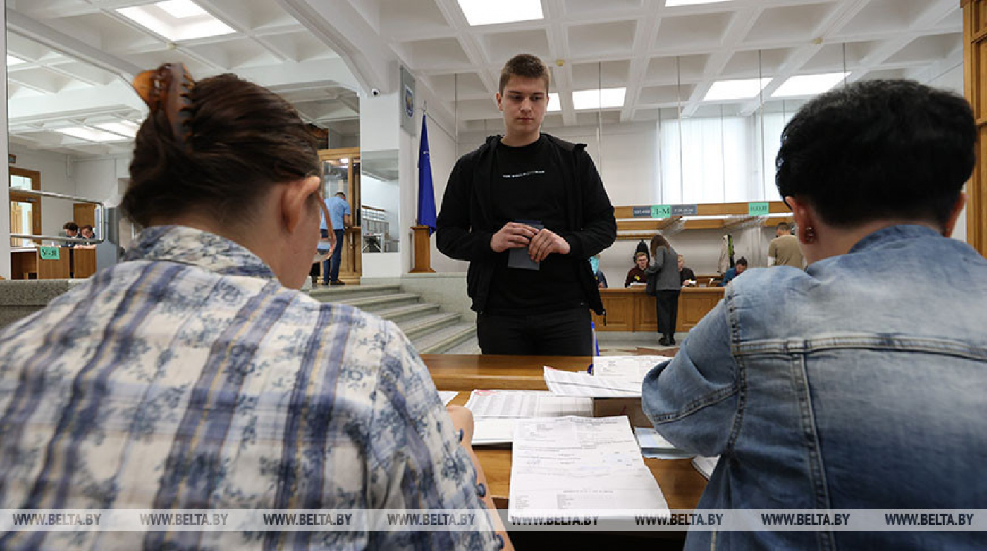 Выдача сертификатов ЦТ началась в Беларуси