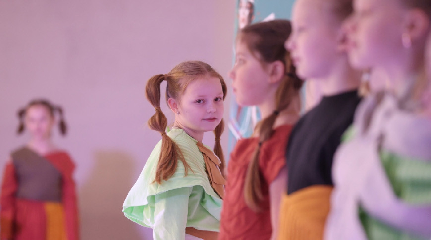 Любовь к национальной культуре, стиль пэчворк и натуральные ткани. Что создают молодые белорусские дизайнеры