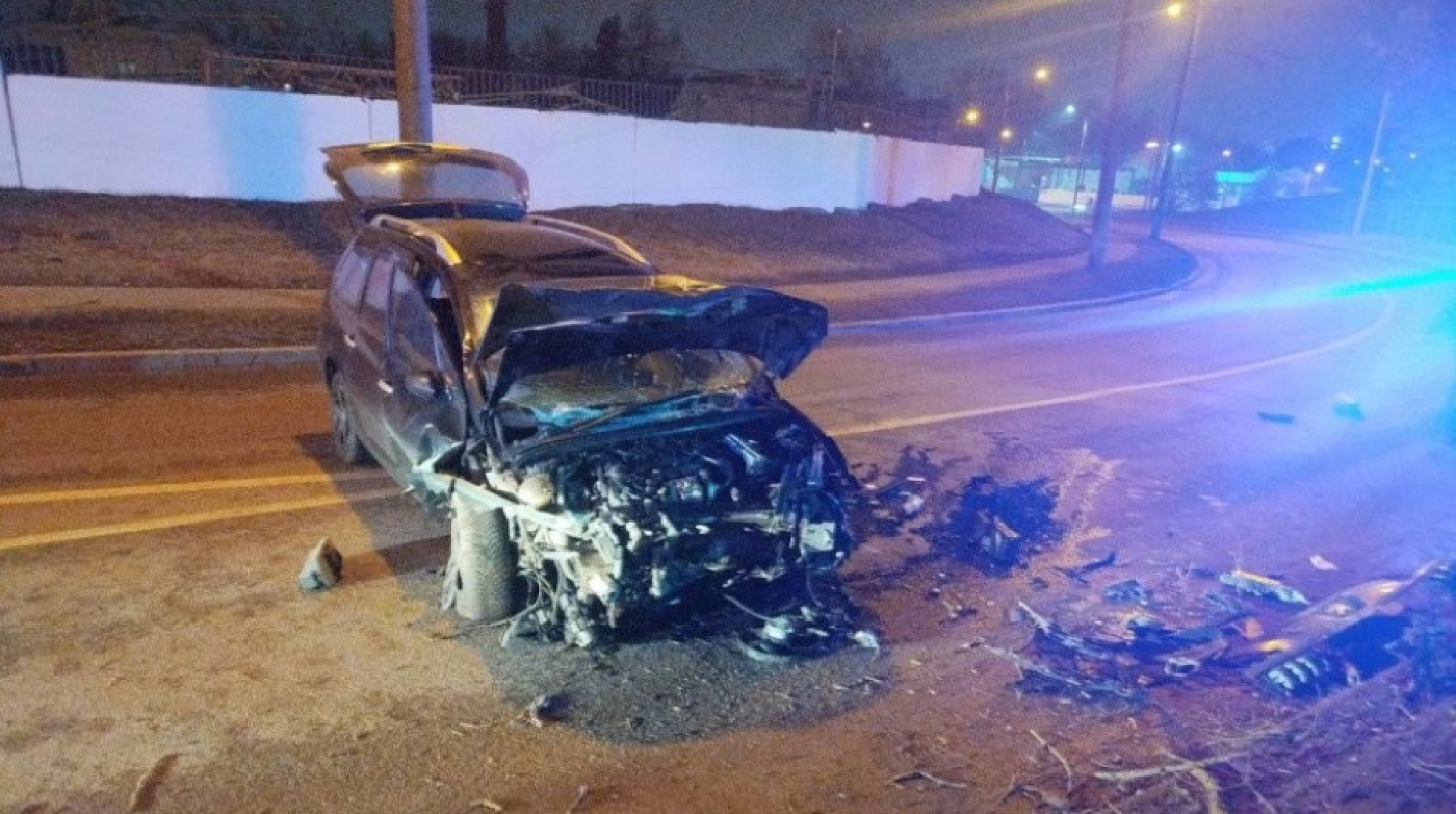 В Минске водитель совершил наезд на осветительную мачту