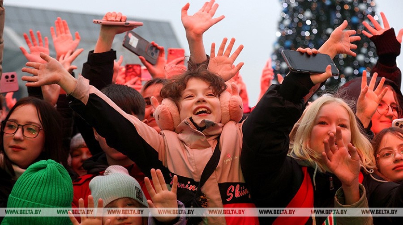 Зажигательные танцы и много музыки. Концерт "Мы вместе!" завершил "Марафон единства" в Минске