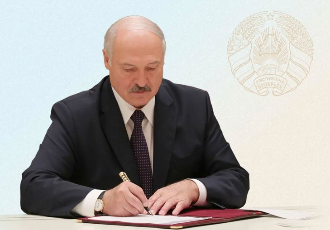 Президент подписал законы о деятельности Парламента