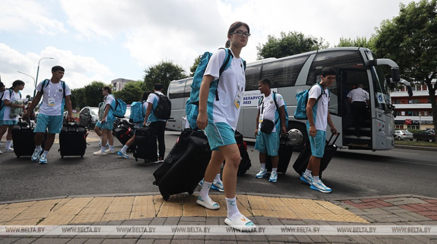 "Спасибо за организацию Игр стран СНГ". Сборную Узбекистана по гандболу тепло встретили в Бресте