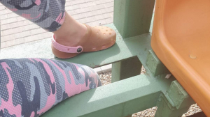 Спасатели освободили девочку, застрявшую в металлическом ограждении на школьном стадионе в Минске