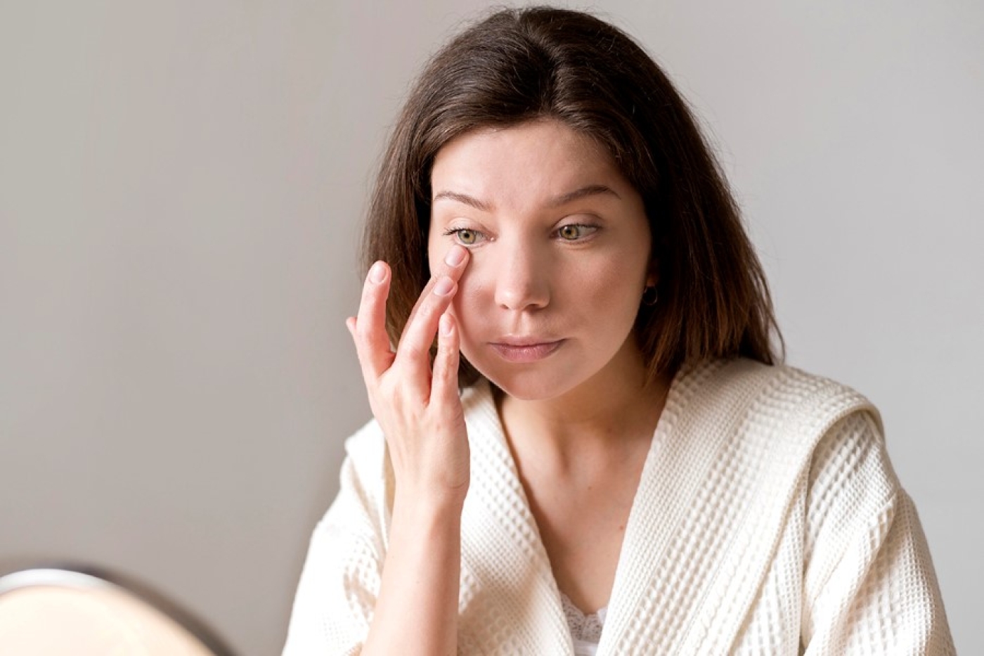 С чем может быть связано покраснение глаз? Отвечает офтальмолог