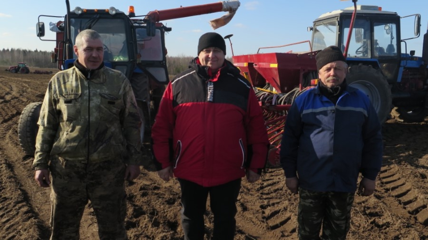 Сев начали первыми в области!