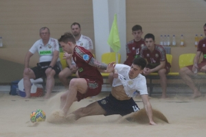 Белорусы снова уступили сборной России по пляжному футболу
