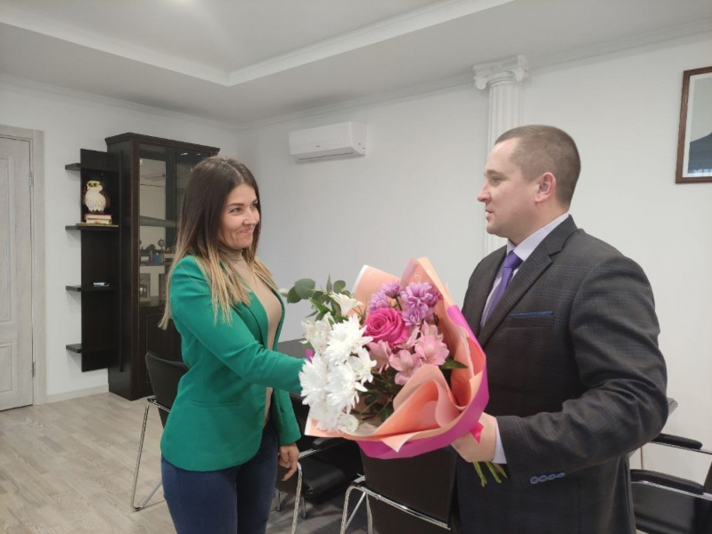 Денис Дишук поздравил с Днем работников культуры