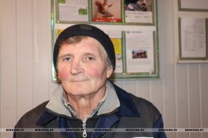 І калегамі пакіруе, і каровак подоіць