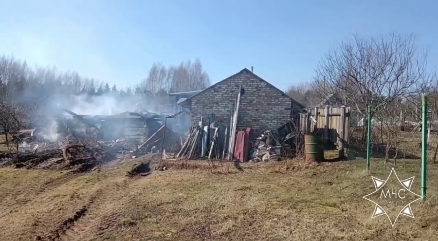 Ветер перемен: оперативные действия спасателей предотвратили большой пожар
