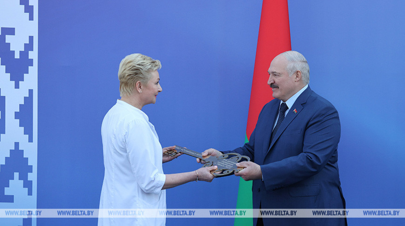 В Минске открыли долгожданную 9-ю детскую поликлинику. На церемонию приехал Лукашенко