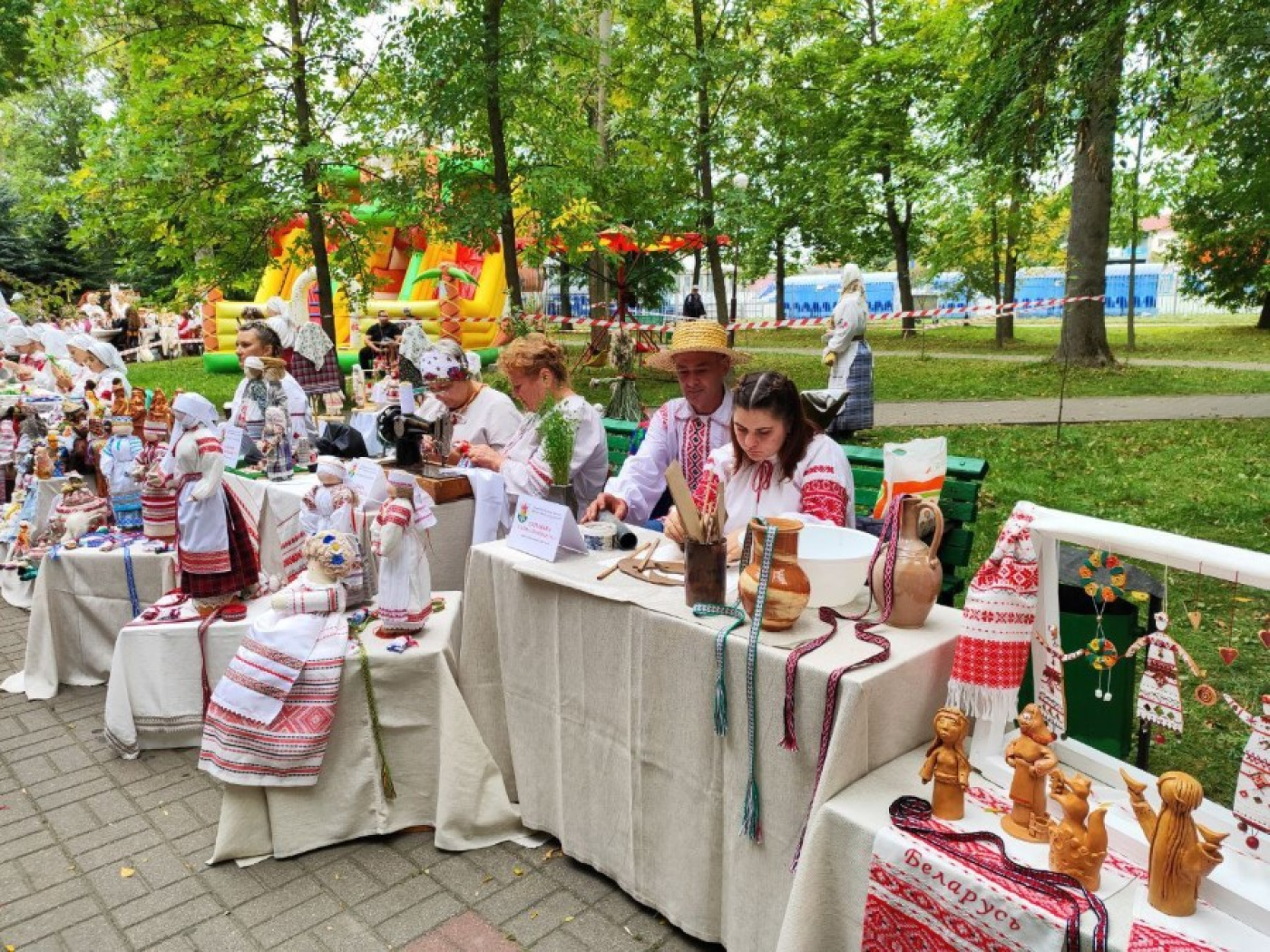 Березинские мастера приняли участие в фестивале "Слуцкія паясы"