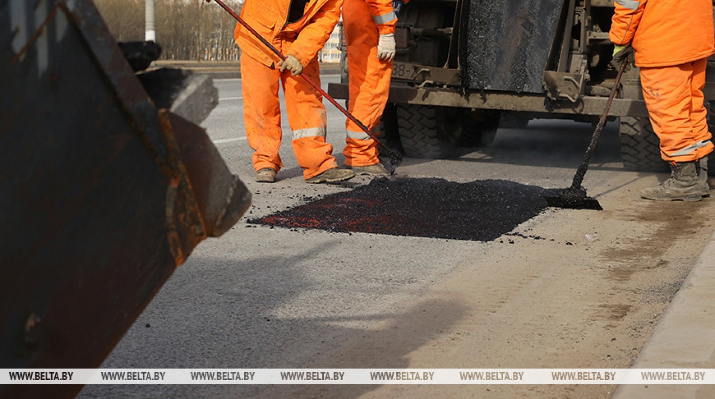 В Минской области начали масштабно благоустраивать дороги в населенных пунктах