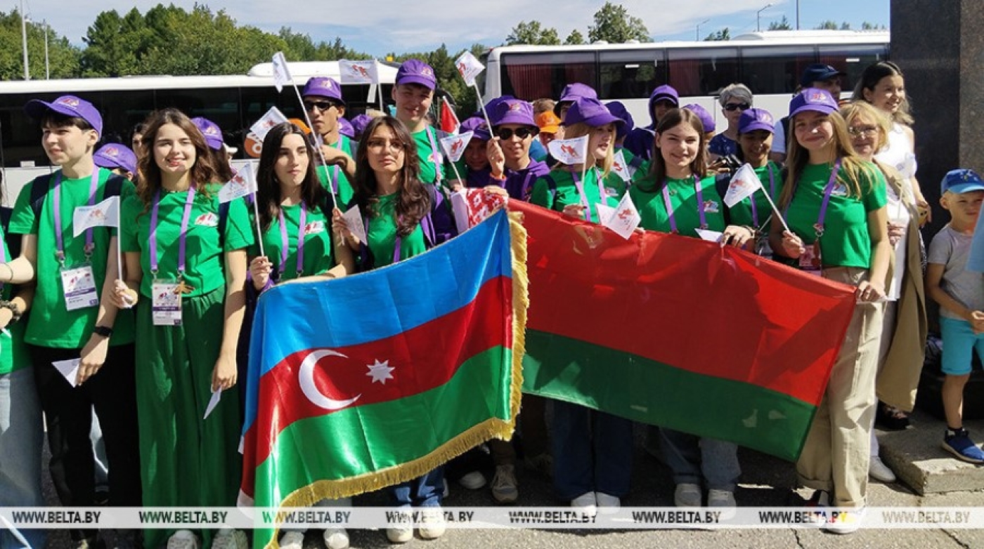 "Хочу увидеть местную архитектуру и разведение мостов". "Поезд Памяти" прибыл в Санкт-Петербург