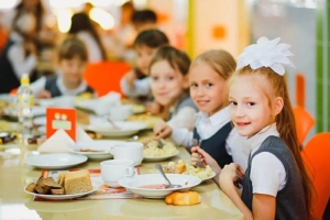 Без подсластителей и ГМО. Что запретили применять в школьном питании