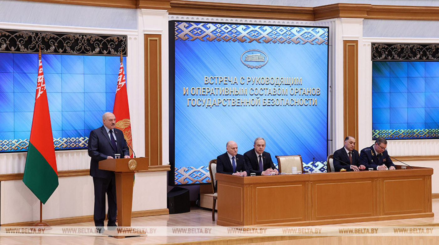 "Это лишь вершина айсберга". Лукашенко о ситуации вокруг и внутри Беларуси