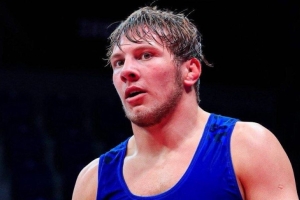 Борец Хаслаханов вышел в финал молодежного чемпионата мира в США