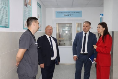 Березинскую ЦРБ посетил начальник главного управления по здравоохранению Минского облисполкома Леонид Недень