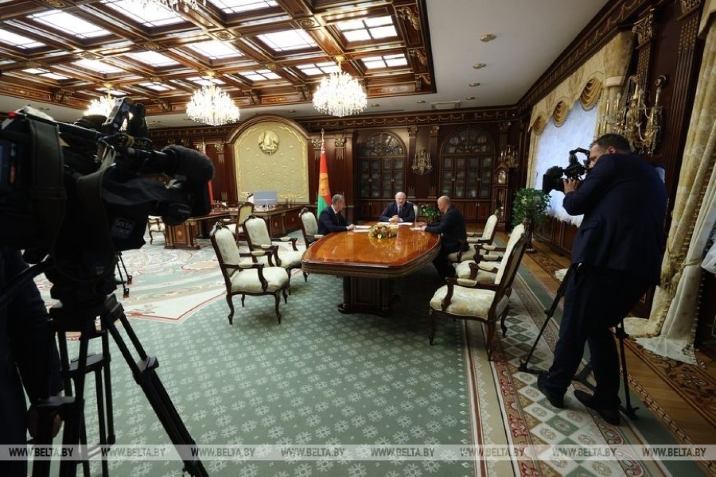 Лукашенко: сейчас наша очередь писать новые страницы белорусской истории